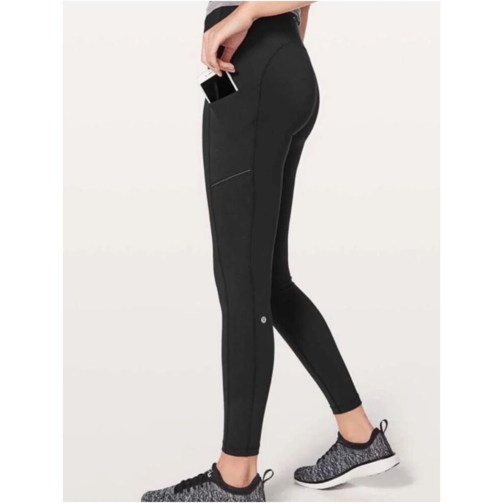 Lululemon Speed Up Tight in Black with Pockets, Size 8 (D2)